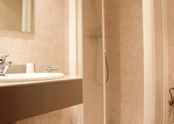 ゲストハウス Cafeteteria Goya 3*