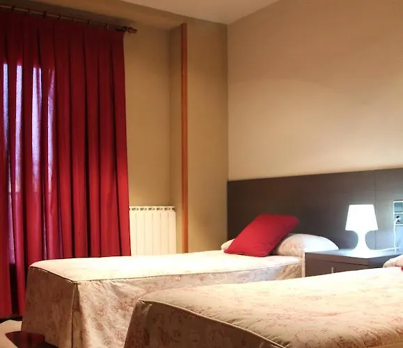 ゲストハウス Cafeteteria Goya 3*